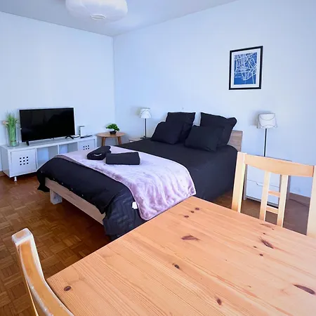 Daire Flurinn - In - Self Check-in *